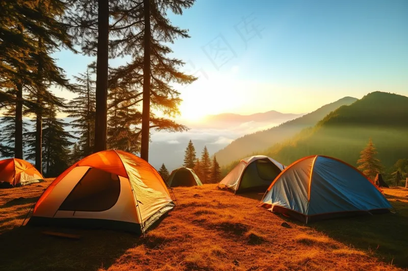 露营山顶日出日落摄影图