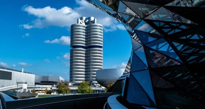 宝马总部大楼图片