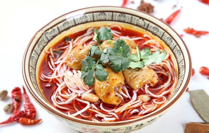 红烧肥肠米线图片