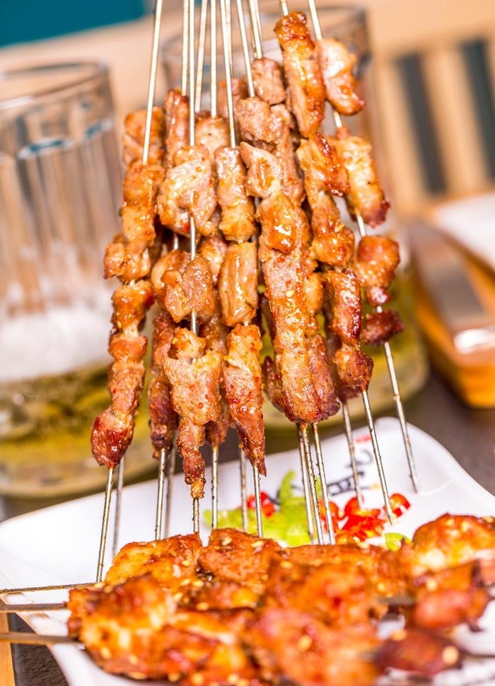 美味烧烤烤肉串图片 - 菜鸟图库