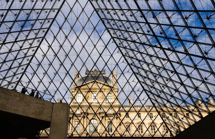 巴黎，罗浮宫，金字塔，玻璃金字塔，法国