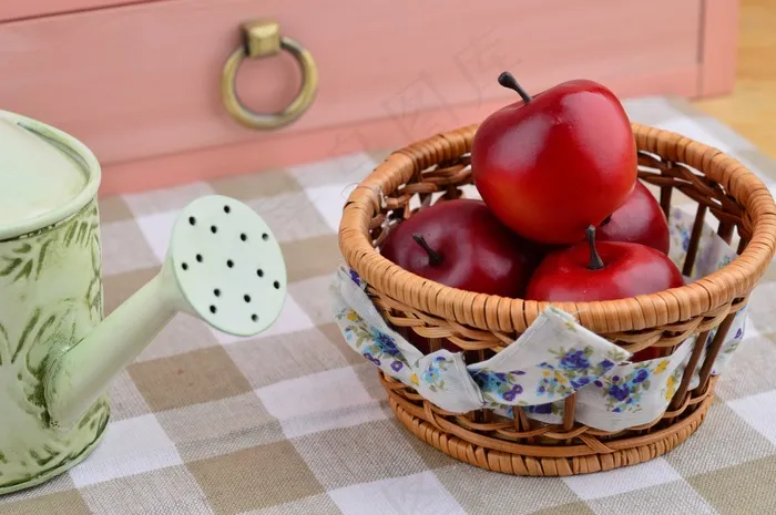 苹果，静物，红色水果，使洒水器，篮子