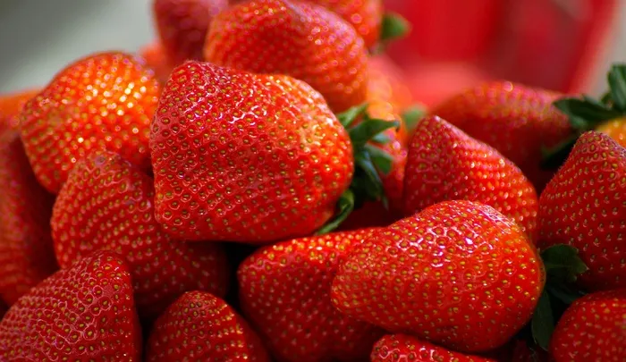 草莓，红色水果，甜点，维生素