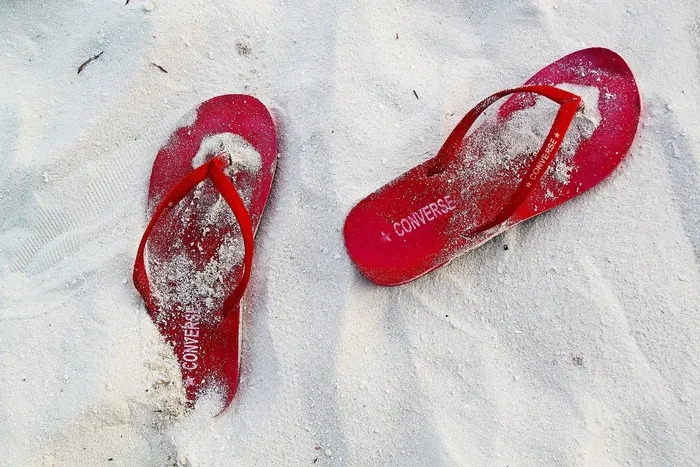 人字拖，凉鞋，白色，柔软，沙色，海滩，红色